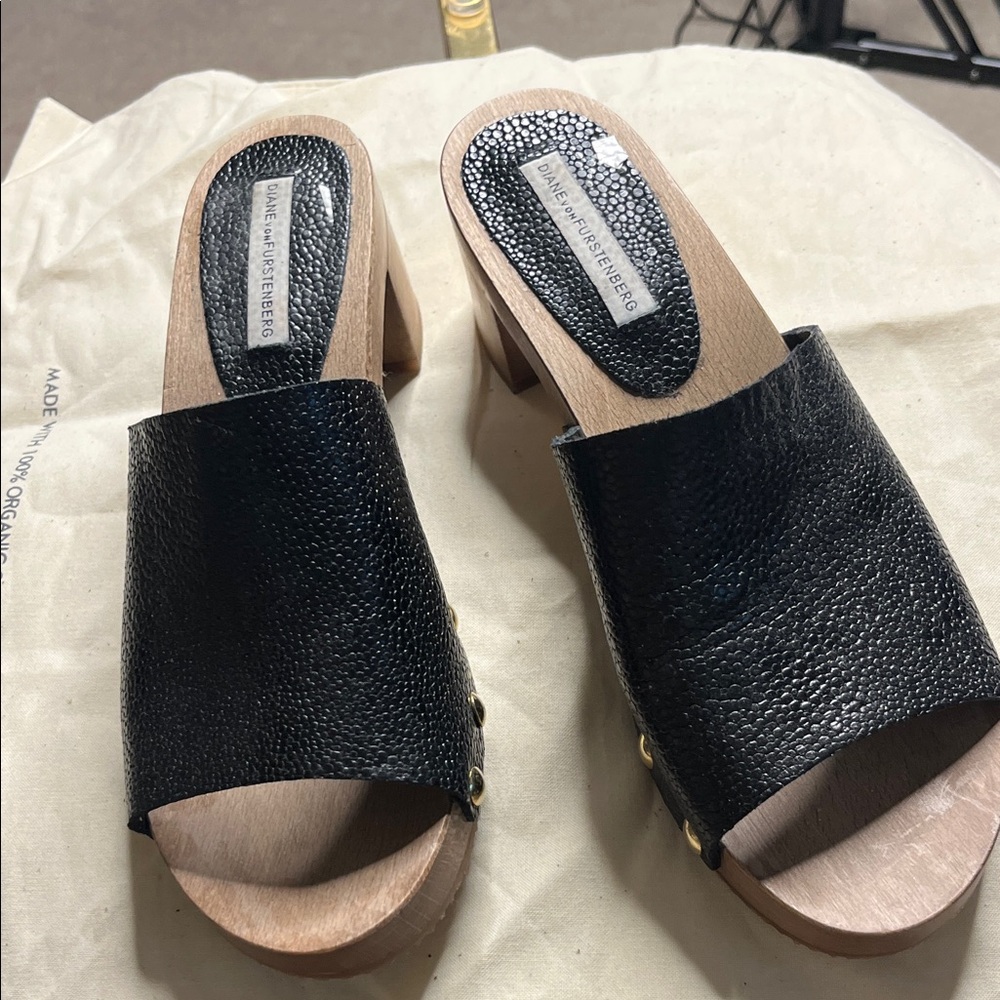 Diane Von Furstenberg Black Leather Mules